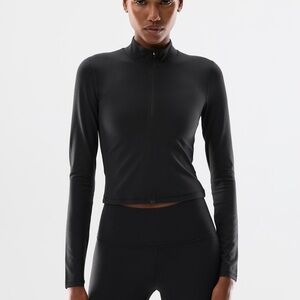Aritzia BUTTER Limit Zip-Up
Black Long Sleeve size small brand new